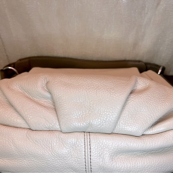 Marc by Marc Jacobs New Q Lil Ukita Leather Crossbody, very very good condition - Picture 15 of 16